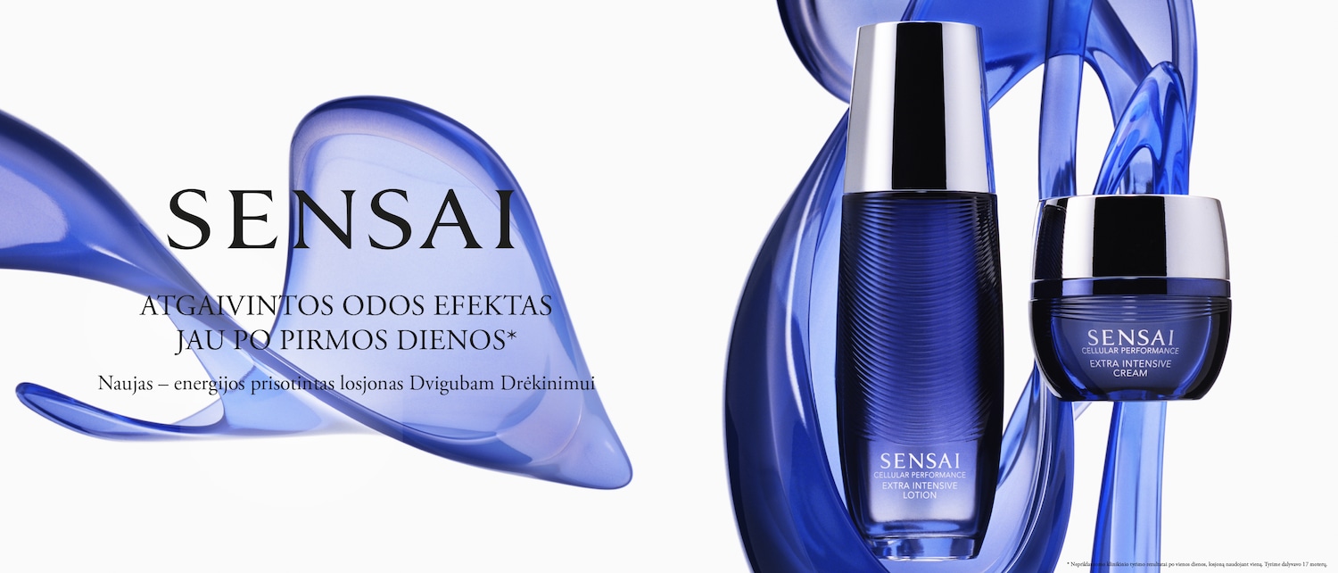 Šis vaizdas pristato „Sensai“ odos priežiūros priemones mėlynuose buteliukuose ir indeliuose, pabrėžiantį atgaivinamąjį poveikį jau po pirmos dienos.