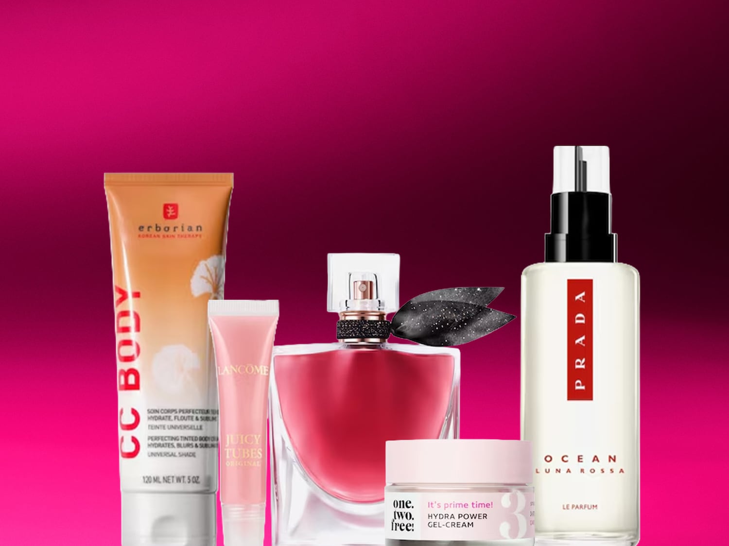 Atrinktų grožio produktų kolekcija – odos priežiūra, makiažas ir kvepalai rožiniame fone.