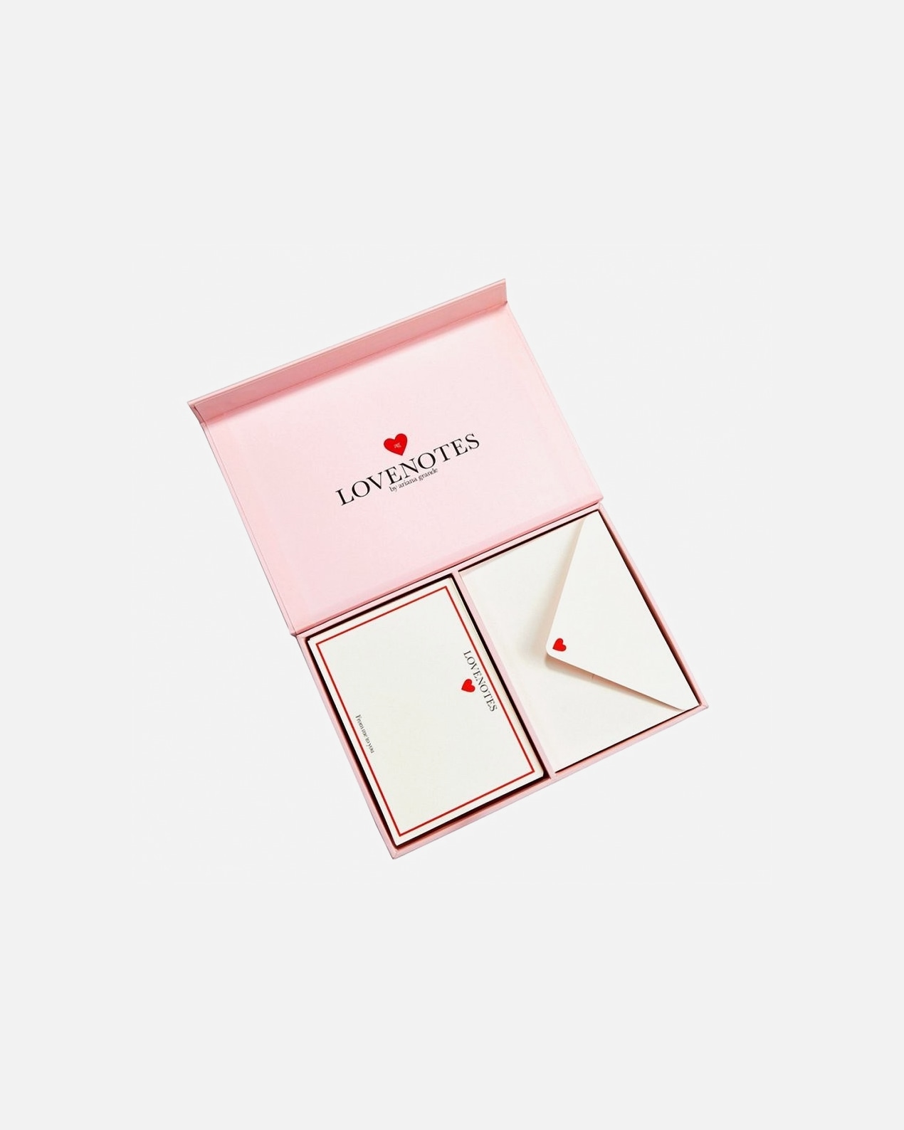 TIK INTERNETE! Perkant ARIANA GRANDE produktų už 69 € ir daugiau- DOVANA ARIANA GRANDE LOVENOTES meilės užrašų atvirukai (1 vnt).