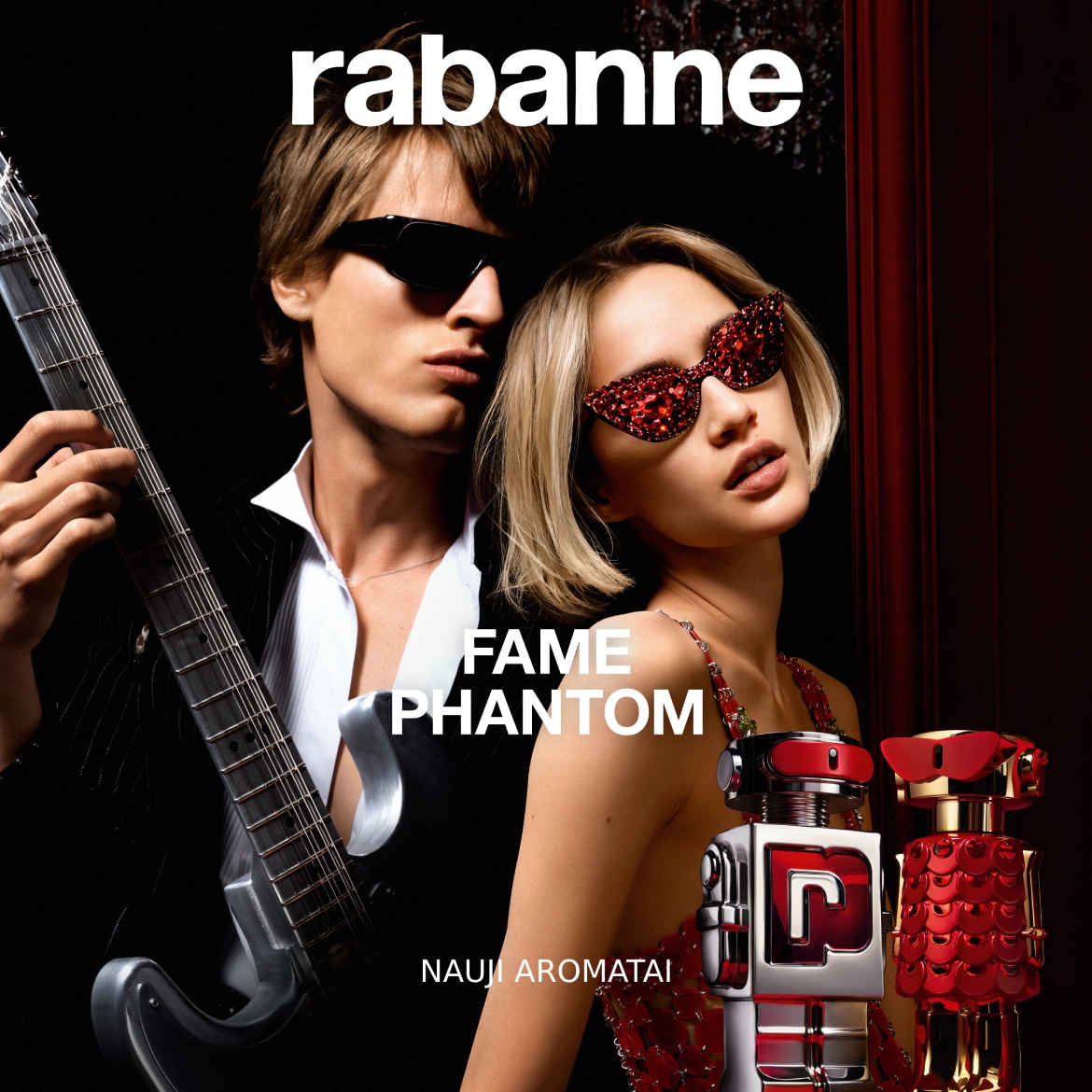 Reklaminiame kadre matomi du jauni žmonės su akiniais nuo saulės, o priekyje – „RABANNE FAME PHANTOM“ kvepalų buteliukai, vienas sidabrinis roboto formos, kitas raudonas su auksiniais akcentais.